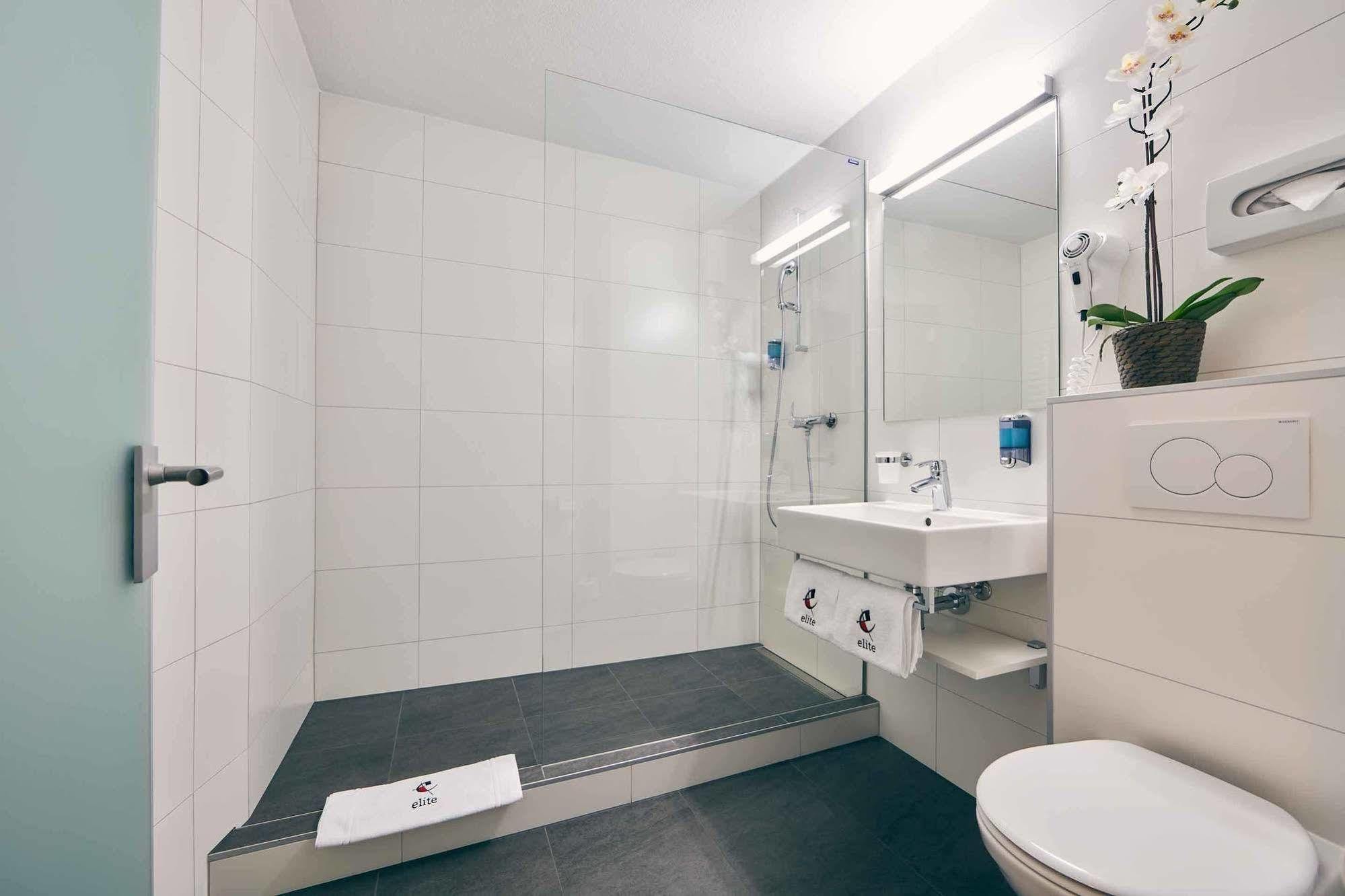 Elite Hotel Visp Luaran gambar