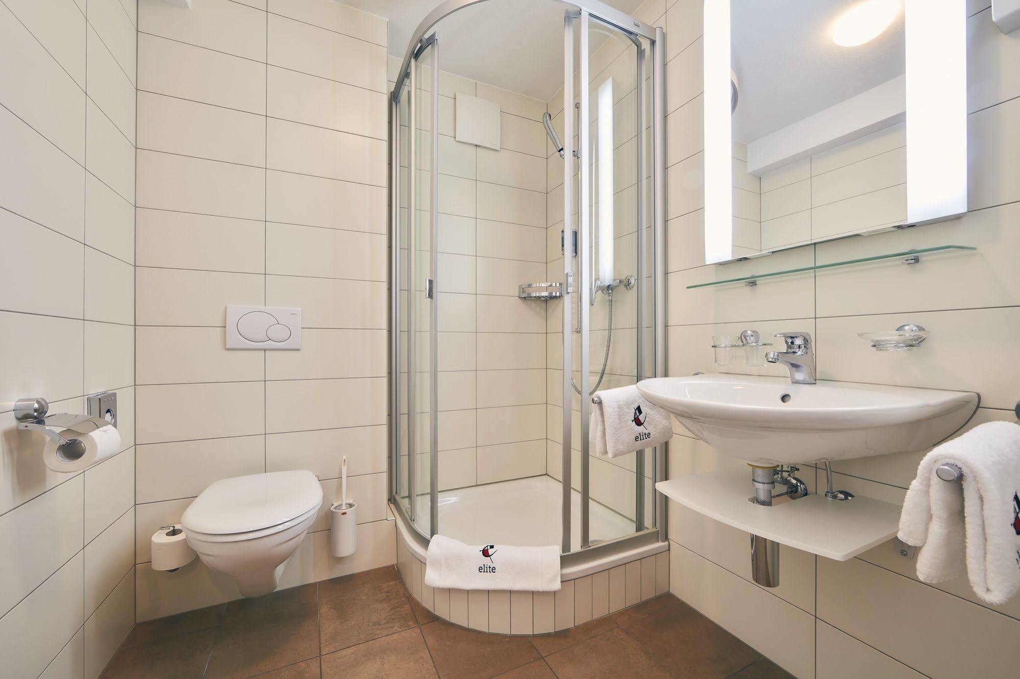 Elite Hotel Visp Luaran gambar